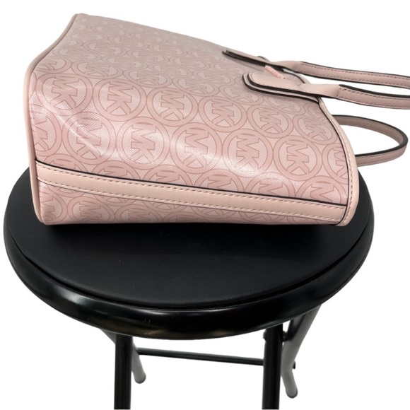 COPY - 👛MICHAEL KORRS TOTE NWT 👛 - Picture 6 of 8